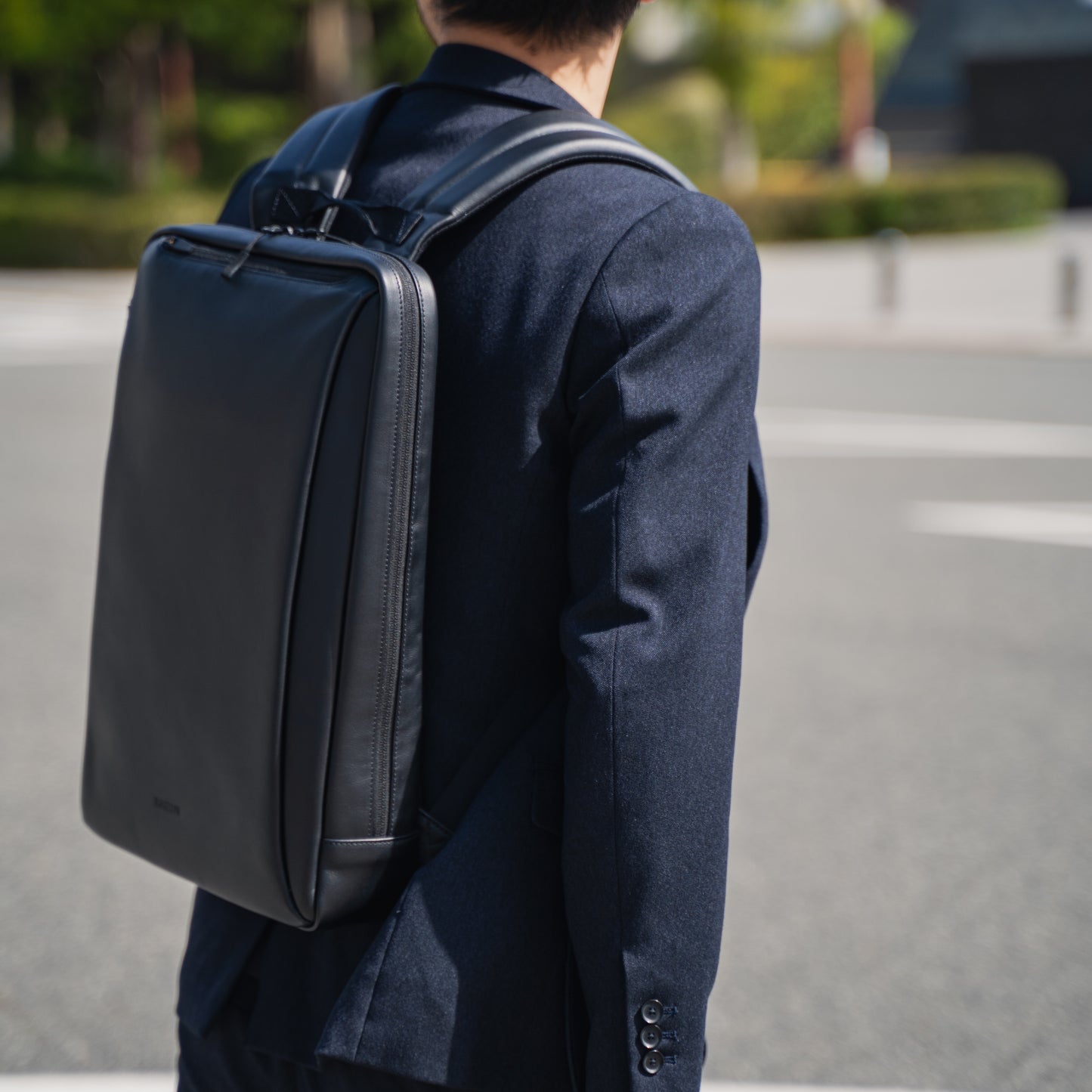 【軽量/革】RAIZON レザースリムバックパック