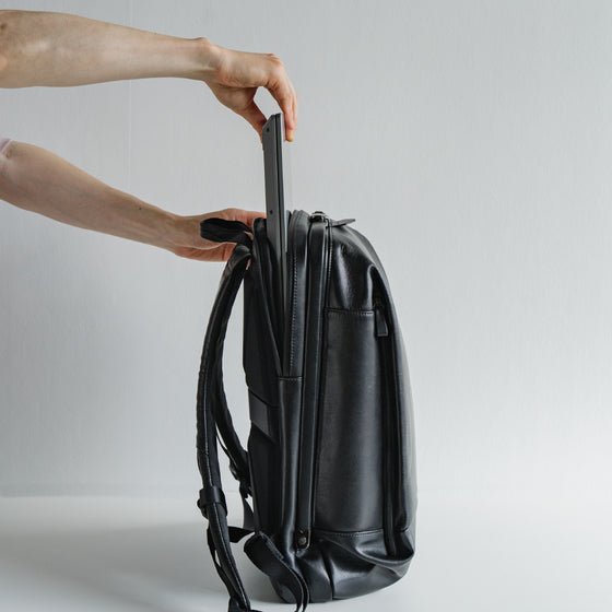 [NEW] Tondo Leather Dulles Backpack Black