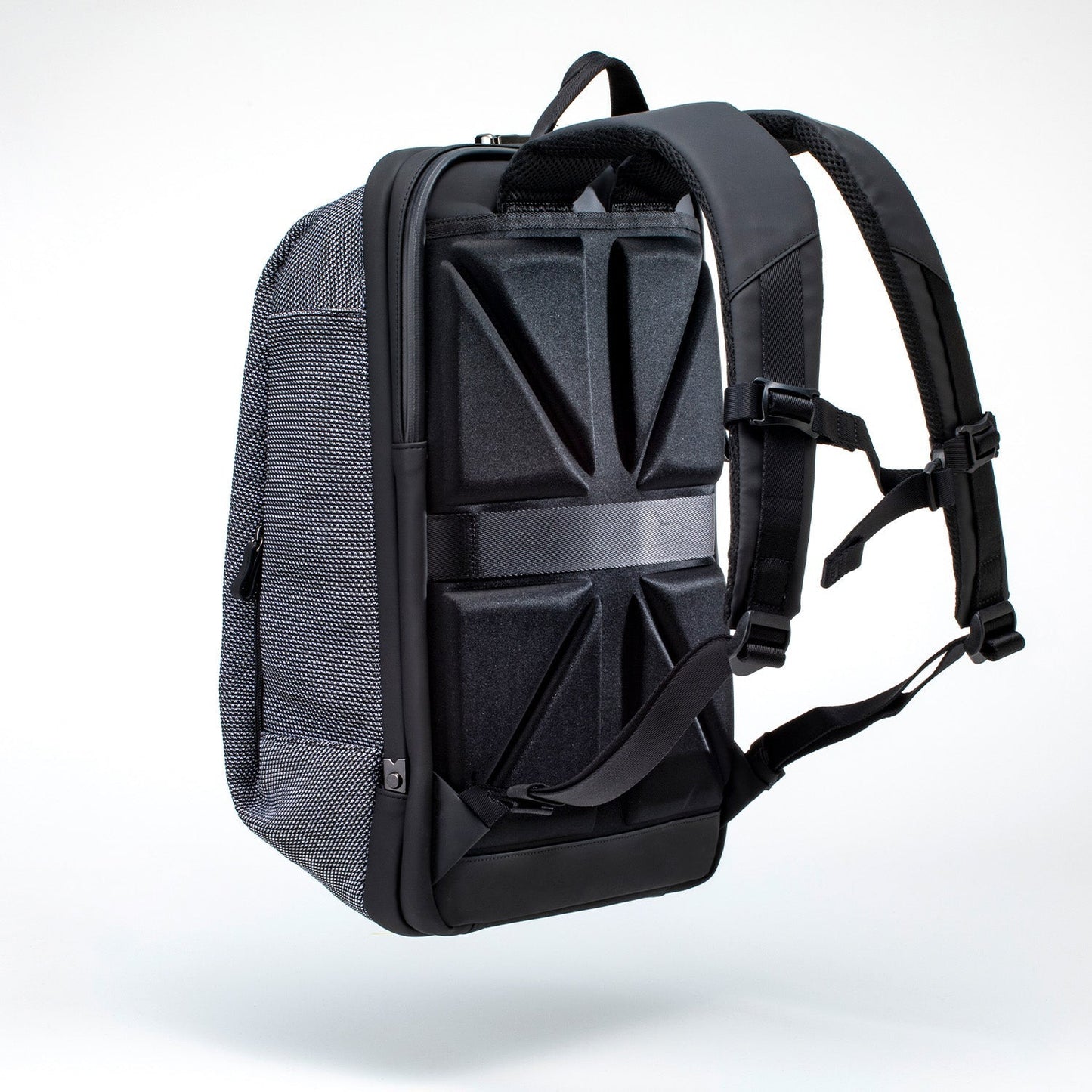 肩の負担を減らす次世代バックパック Tondo fit Lサイズ（最新モデル）
