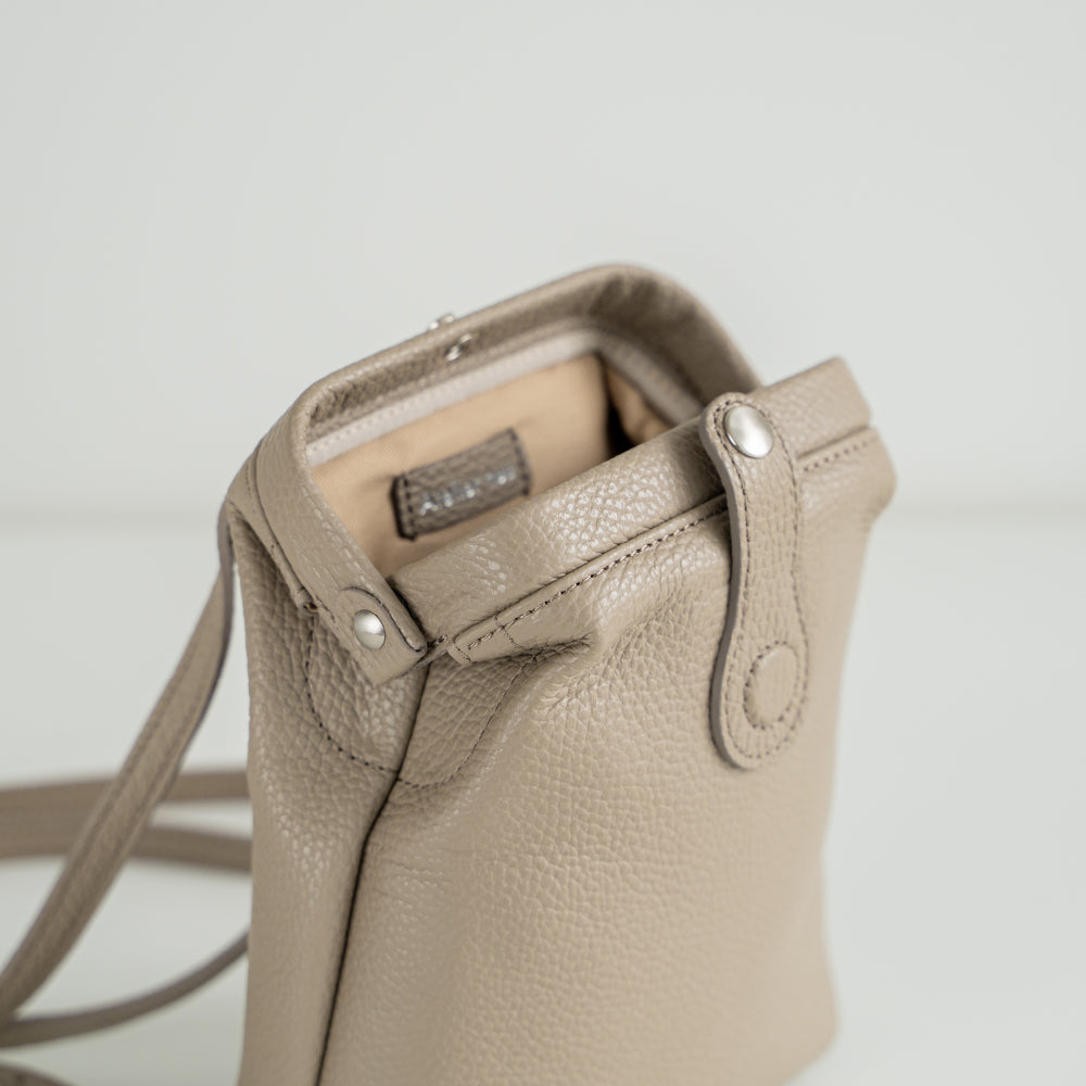 parcel mist ダレスポシェット