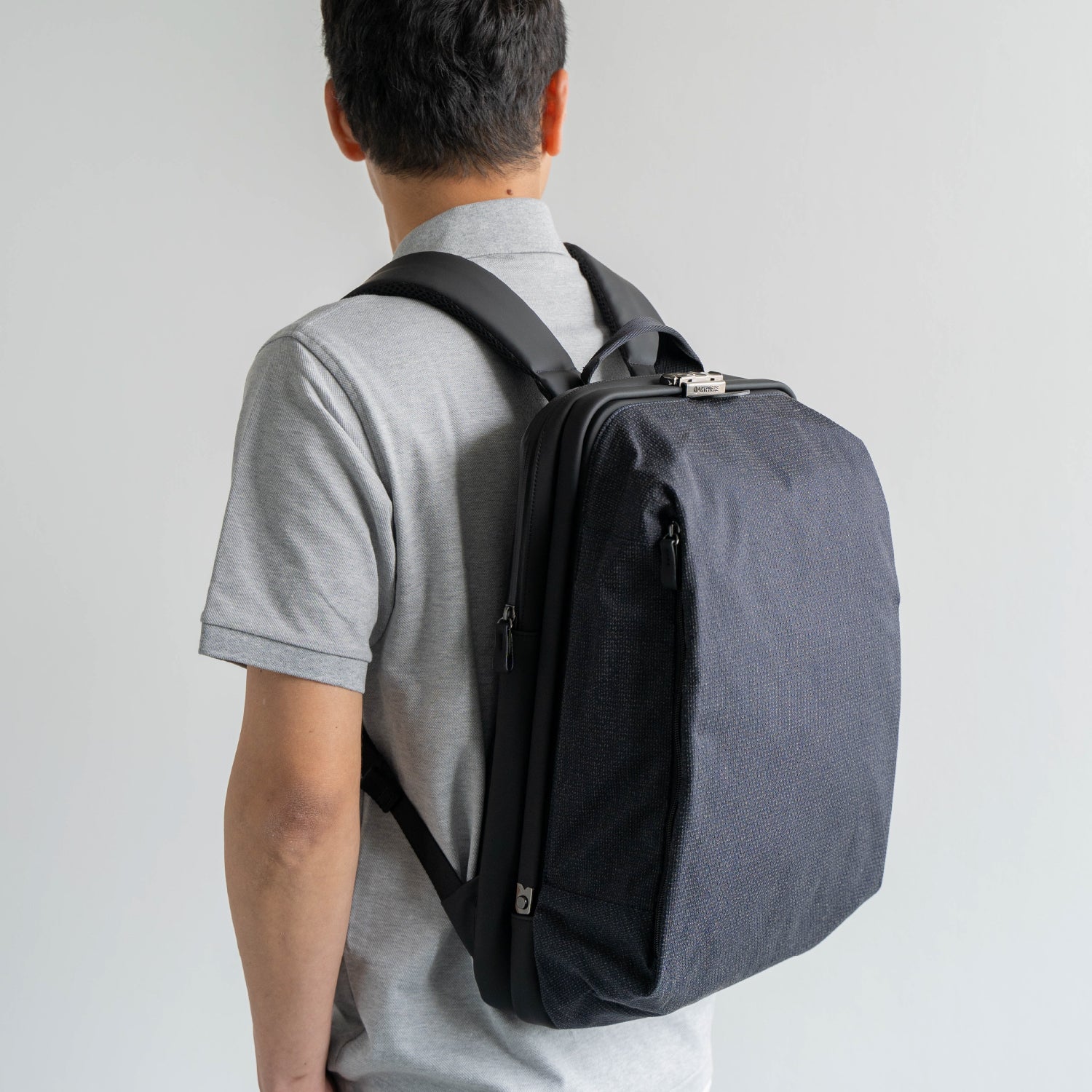 [NEW] Tondo Kevlar Dulles Backpack Black