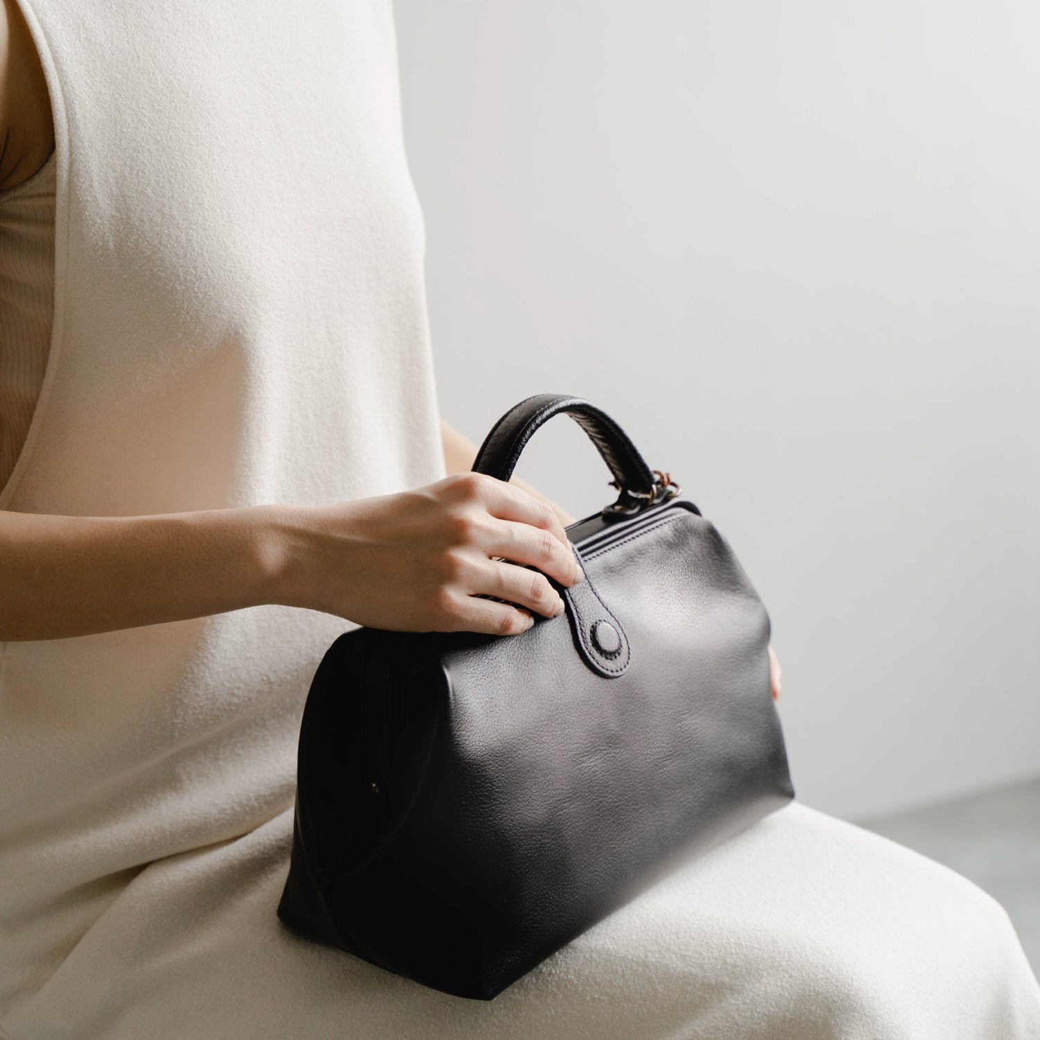Atelier nuu |  parcel ミニダレス　ブラック<直営店限定カラー> - Atelier nuu