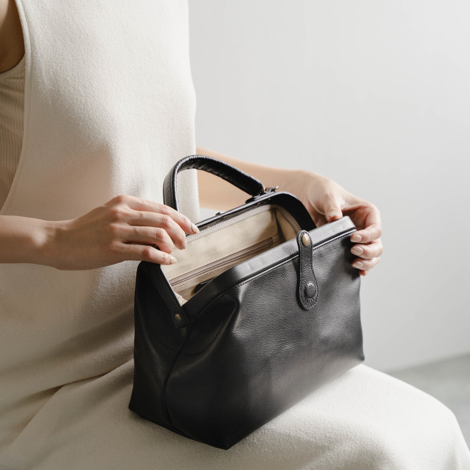 Atelier nuu |  parcel ミニダレス　ブラック<直営店限定カラー> - Atelier nuu