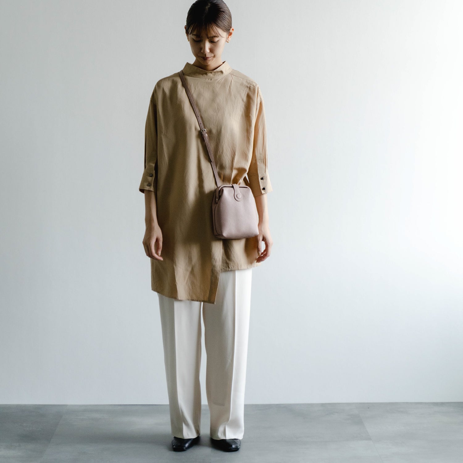 Atelier nuu |  parcel mist ダレスポシェット　ピンクベージュ - Atelier nuu